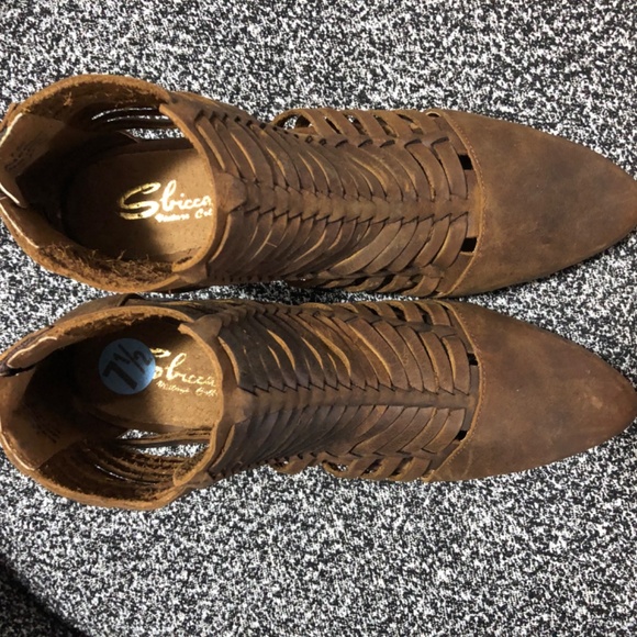 Sbicca collection distressed look leather booties back zip size 7.5 - Picture 3 of 4